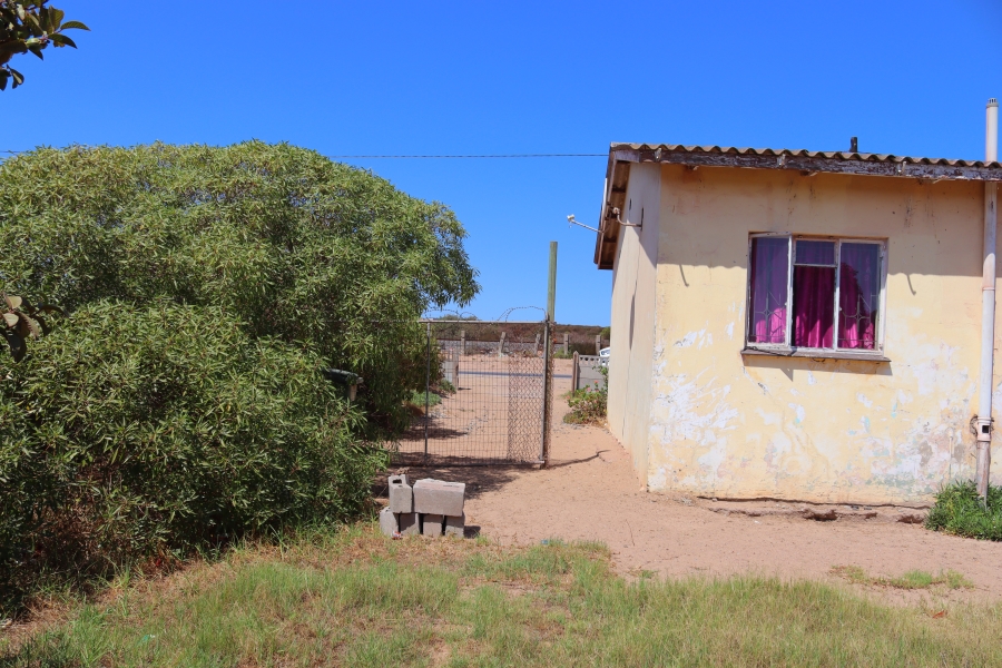 2 Bedroom Property for Sale in Louwville Western Cape